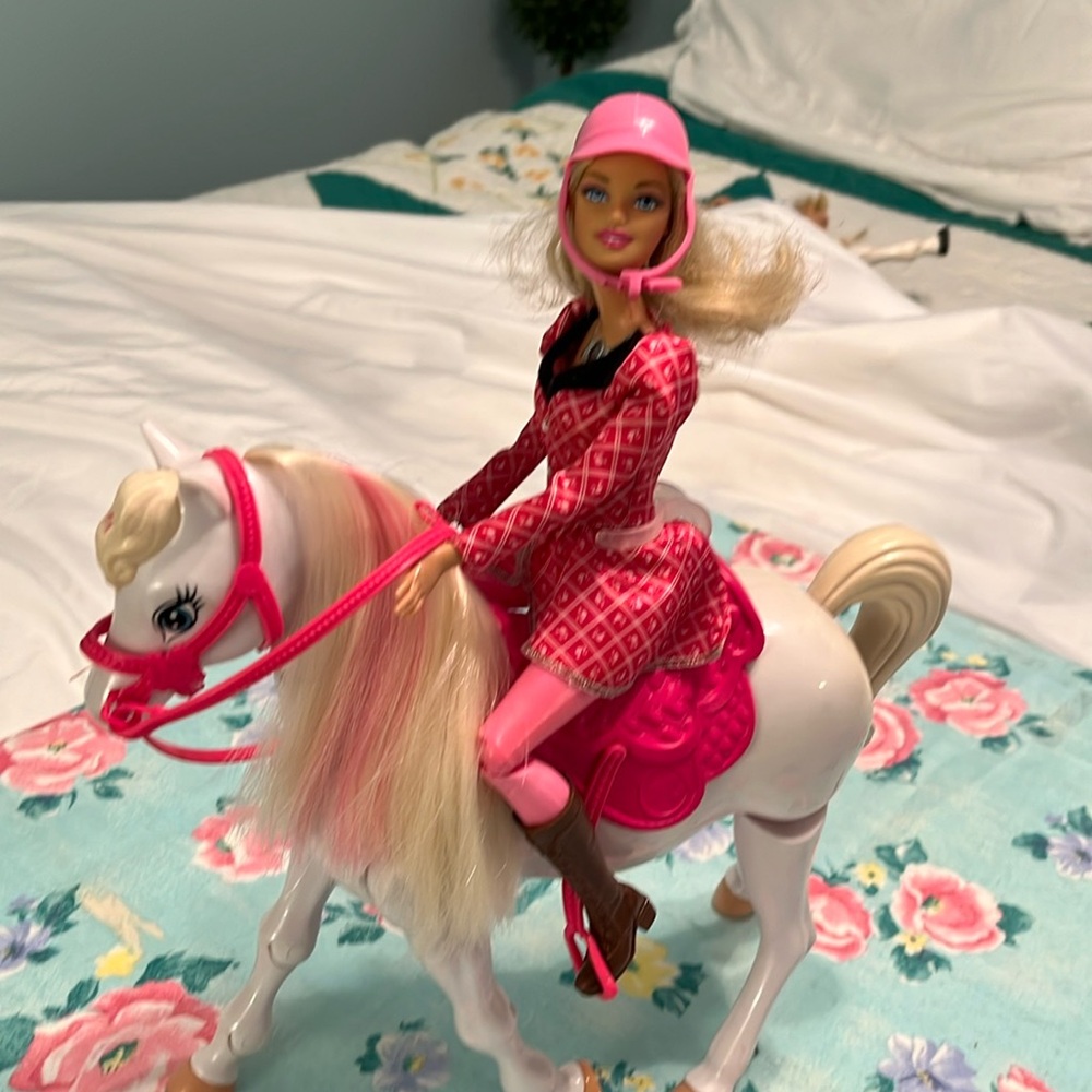 Vintage 1995 Mattel Barbie and Walking Horse NIbbles.